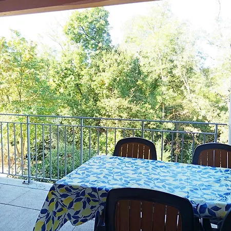 Les Murmures Du *